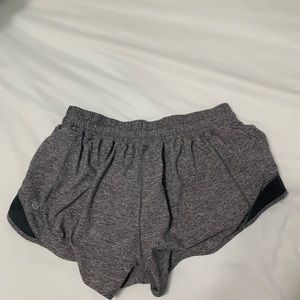 lululemon hotty hot shorts size 8 gray